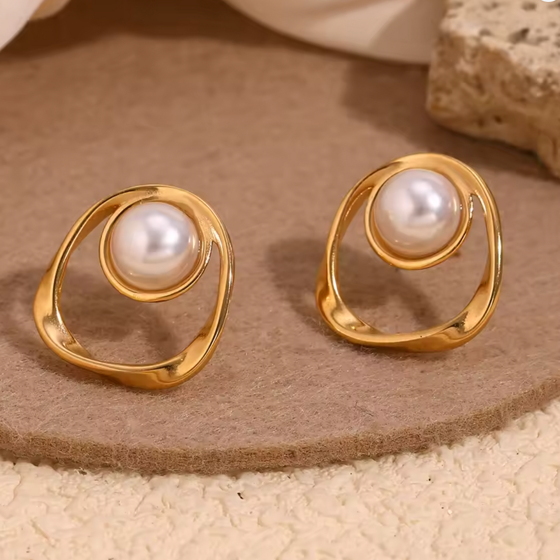 Cove |  Pearl Sculpt Earrings | Waterproof Gold Pearl Earrings