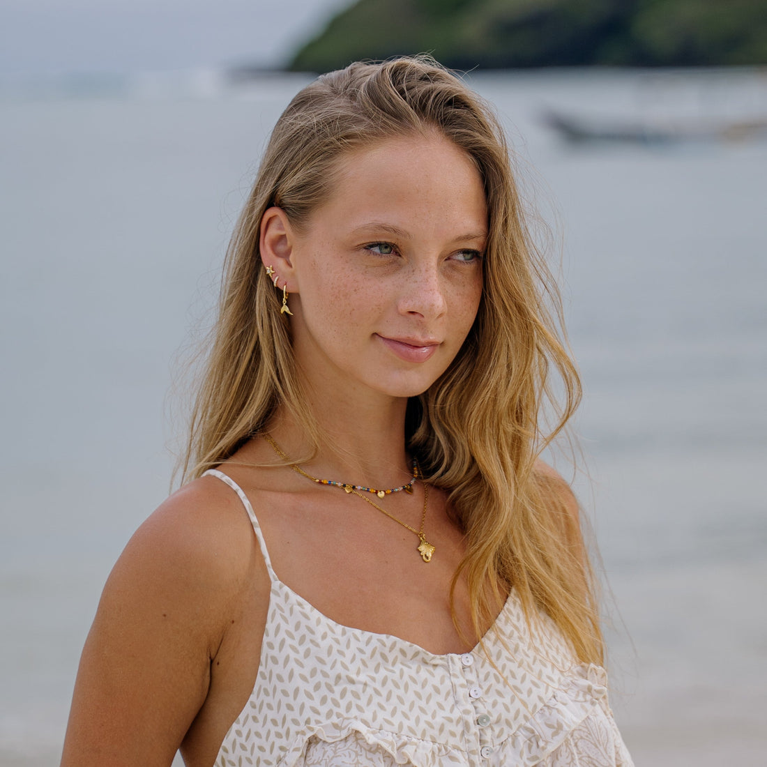 Sunny Colourful beaded necklace with gold plated waterproof manta stingray necklace