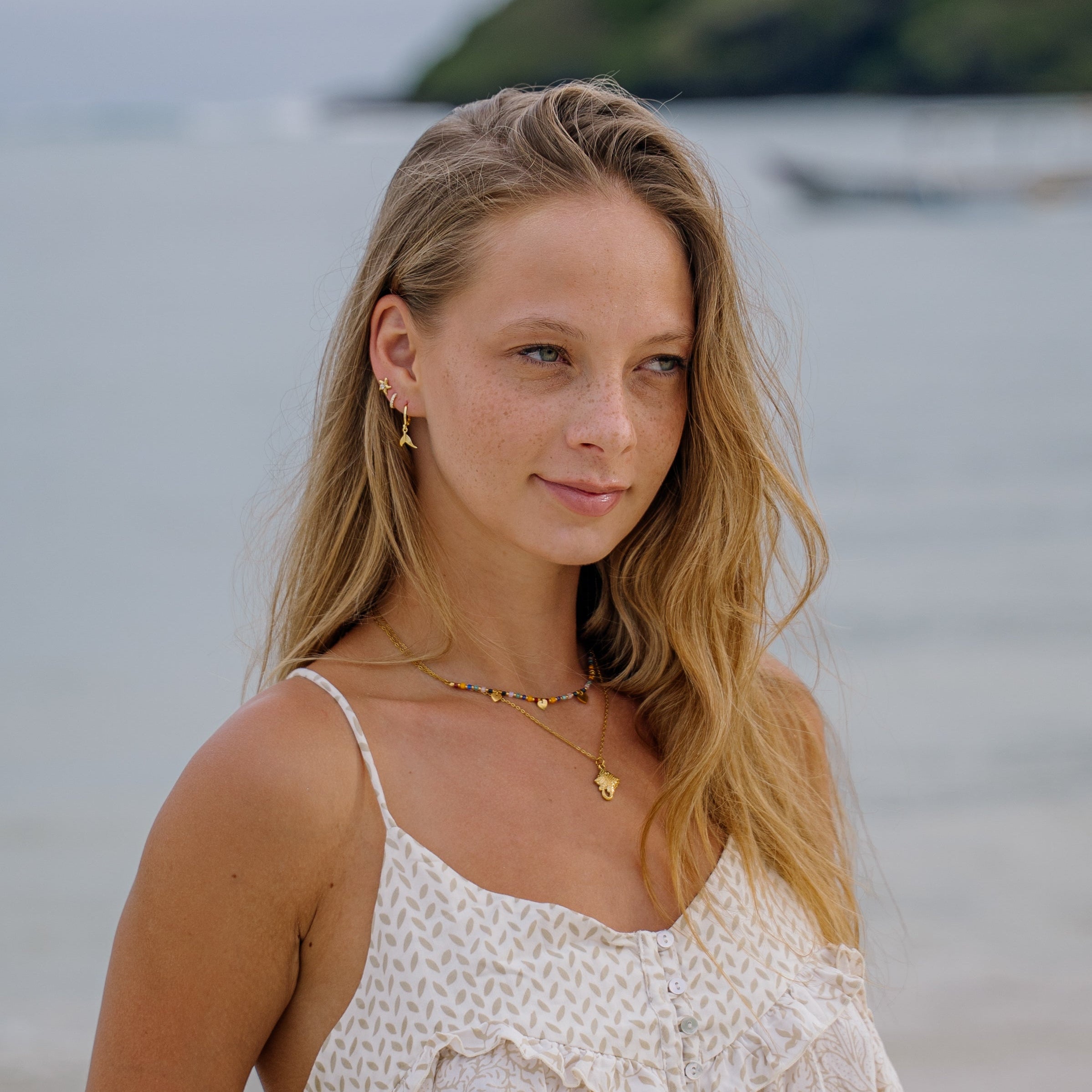 Sunny Colourful beaded necklace with gold plated waterproof manta stingray necklace